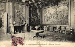 VINTAGE POSTCARD Drill De Fontainebleau Palate Living room of the Tapestries