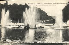 CPA Versailles Le Parc Le Bassin d Apollon le Jour des Grandes eaux