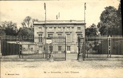 VINTAGE POSTCARD Versailles Small Trianon