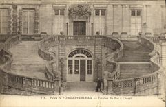 VINTAGE POSTCARD Palais De Fontainebleau Escalier of the Horseshoe