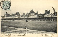 VINTAGE POSTCARD Palate of Fontainebleau Frontage on the Floor
