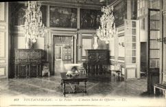 VINTAGE POSTCARD Palate of Fontainebleau L Old Living room of Offciers