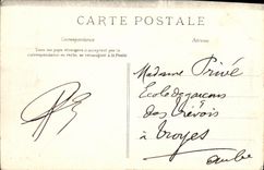 VINTAGE POSTCARD Palais of Fontainebleau Chambre has Coucher of Marie Antoinette