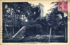 VINTAGE POSTCARD Palate of Fontainebleau Strong of the Denecourt Tower