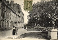 VINTAGE POSTCARD Palate of Fontainebleau the English Garden and L Wing Louis XV