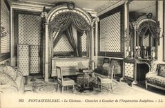 VINTAGE POSTCARD Palais of Fontainebleau the Castle has Coucher L Empress