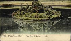 CPA Versailles Vue dans le Parc