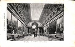 VINTAGE POSTCARD Versailles the Gallery Of the Battles