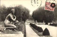 VINTAGE POSTCARD Versailles the Park Floor Of North