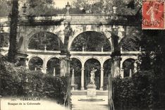 VINTAGE POSTCARD Versailles Thicket of the Colonnade