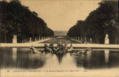 VINTAGE POSTCARD Gardens of Versailles the Basin D Apollo and the green carpet