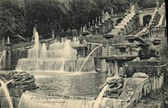 VINTAGE POSTCARD Park of Cloud Saint Large water the Large Cascade