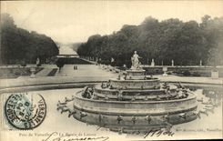 VINTAGE POSTCARD Park of Versailles the Basin of Latone