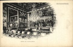 VINTAGE POSTCARD Fontainebleau Living room of the Queens Mothers