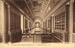 VINTAGE POSTCARD Palate of Fontainebleau the Library
