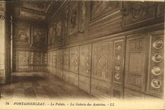 VINTAGE POSTCARD Fontainebleau the Palate the Gallery of the Plates