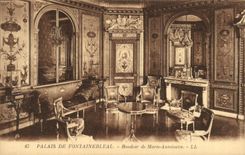 VINTAGE POSTCARD Palate of Fontainebleau Boudoir of Marie Antoinette