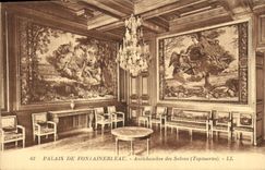 VINTAGE POSTCARD Palate De Fontainebleau Anteroom of the Living rooms Tapestries