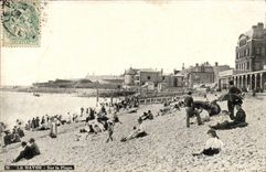 VINTAGE POSTCARD Le Havre On the Beach