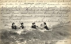 VINTAGE POSTCARD Quiberville the Bath With the Blade Women