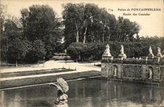 VINTAGE POSTCARD Palate of Fontainebleau Basin of the Cascades