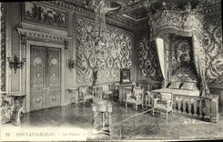 VINTAGE POSTCARD Fontainebleau the Palate Room of Marie Antoinette