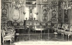 VINTAGE POSTCARD Fontainebleau the Palate the Room of the Council