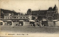 VINTAGE POSTCARD Houlgate Seen of the Beach