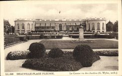CPA Deauville La Plage Fleurie Le Casino Vu Des Jardins 