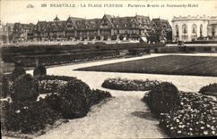 CPA Deauville La Plage Fleurie Parterres fleuris et Normandy Hotel
