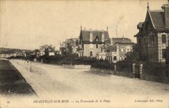 CPA Deauville Sur Mer La Promenade de la Plage 