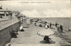 La POSTAL Lucas de la VENDIMIA en el mar la presa y la playa tiene Maree de levantamiento