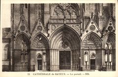 Catedral de la POSTAL de la VENDIMIA de Bayeux la puerta