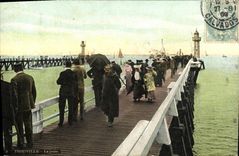 POSTAL Trouville de la VENDIMIA el embarcadero