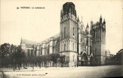 VINTAGE POSTCARD Poitiers the Cathedral
