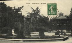 Jardin público de Lucon de la POSTAL de la VENDIMIA el lavabo