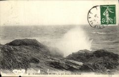 VINTAGE POSTCARD St Gilles Croix de Vie the Jet D water dimensions of Sion