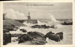 VINTAGE POSTCARD Sands D Olonne