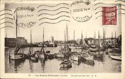 VINTAGE POSTCARD Sands D Olonne Joil Corner of Strong the Boats