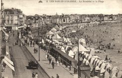 VINTAGE POSTCARD Sands D Olonne the Embankment And the Beach