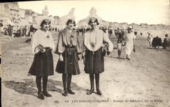 VINTAGE POSTCARD Sands D Olonne Groups of Sablaises On the Beach Folklore