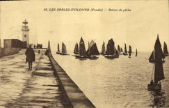 VINTAGE POSTCARD Sands D Olonne Return of Fishing Boats