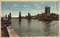 VINTAGE POSTCARD Thatch Sands D Olonne Strong St Nicolas