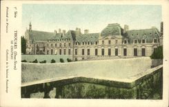 VINTAGE POSTCARD Thouars the Castle