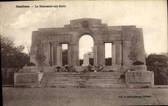 VINTAGE POSTCARD Doullens the War memorial Militaria