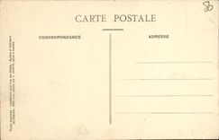 VINTAGE POSTCARD Amiens the Cathedral Frontage