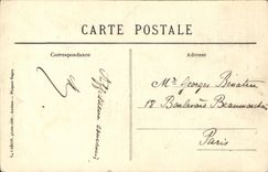 VINTAGE POSTCARD Amiens the Cathedral Frontage