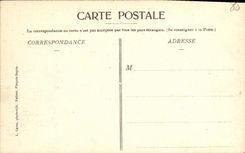 VINTAGE POSTCARD Amiens Cathedral Central Gate Left side