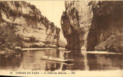 VINTAGE POSTCARD Gorges of the Tarn Rocks the Procession Straits