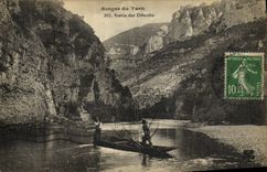 VINTAGE POSTCARD Gorges of the Tarn Left the Straits